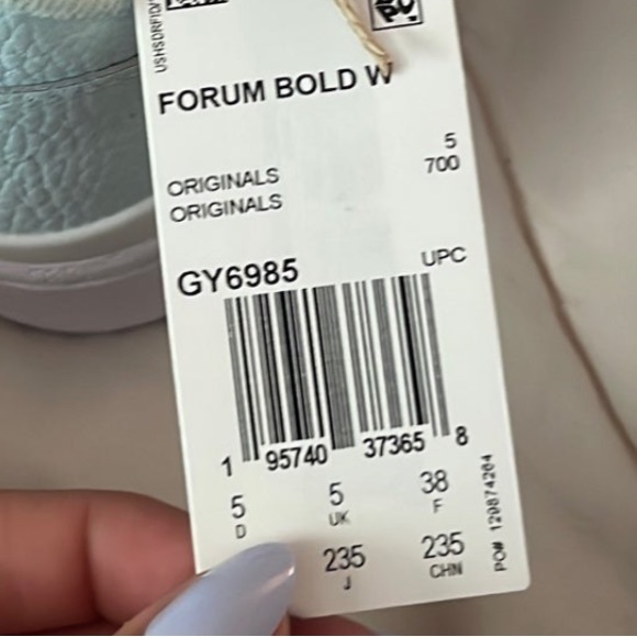 Addidas shoes - Picture 4 of 4